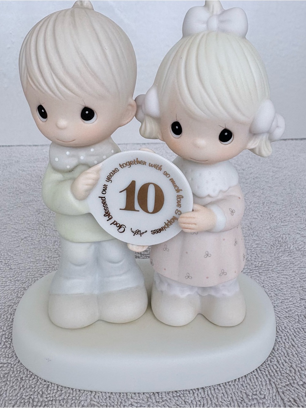 Precious Moments Boy and Girl 10th Anniversary Figurine in Cream / Pink
Gift - Picture 2 of 7